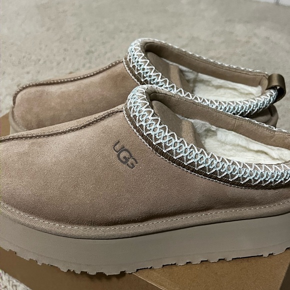 UGG Tan Slip-On Clogs - Picture 2 of 5